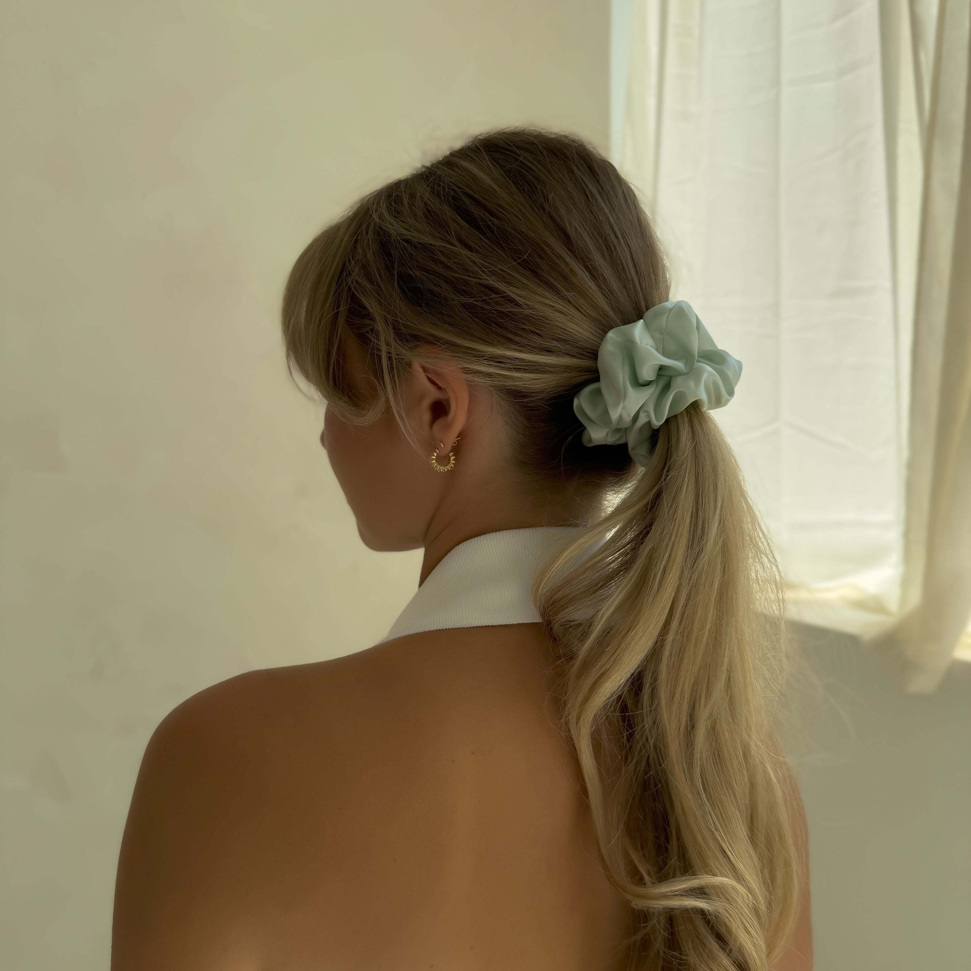 Organic Premium Silk Scrunchie - Mint Latte