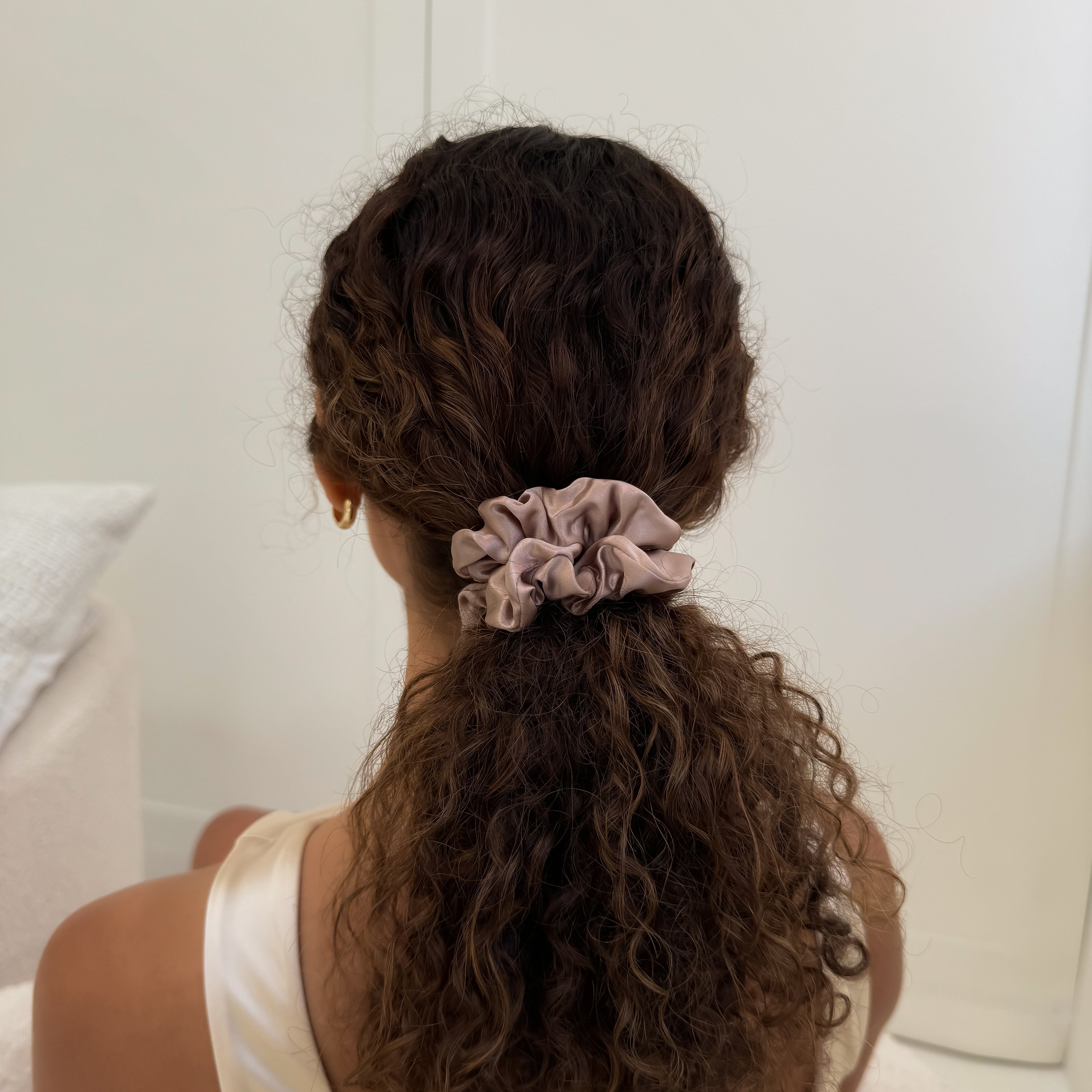 Organic Premium Silk Scrunchie - Soft Cinnamon