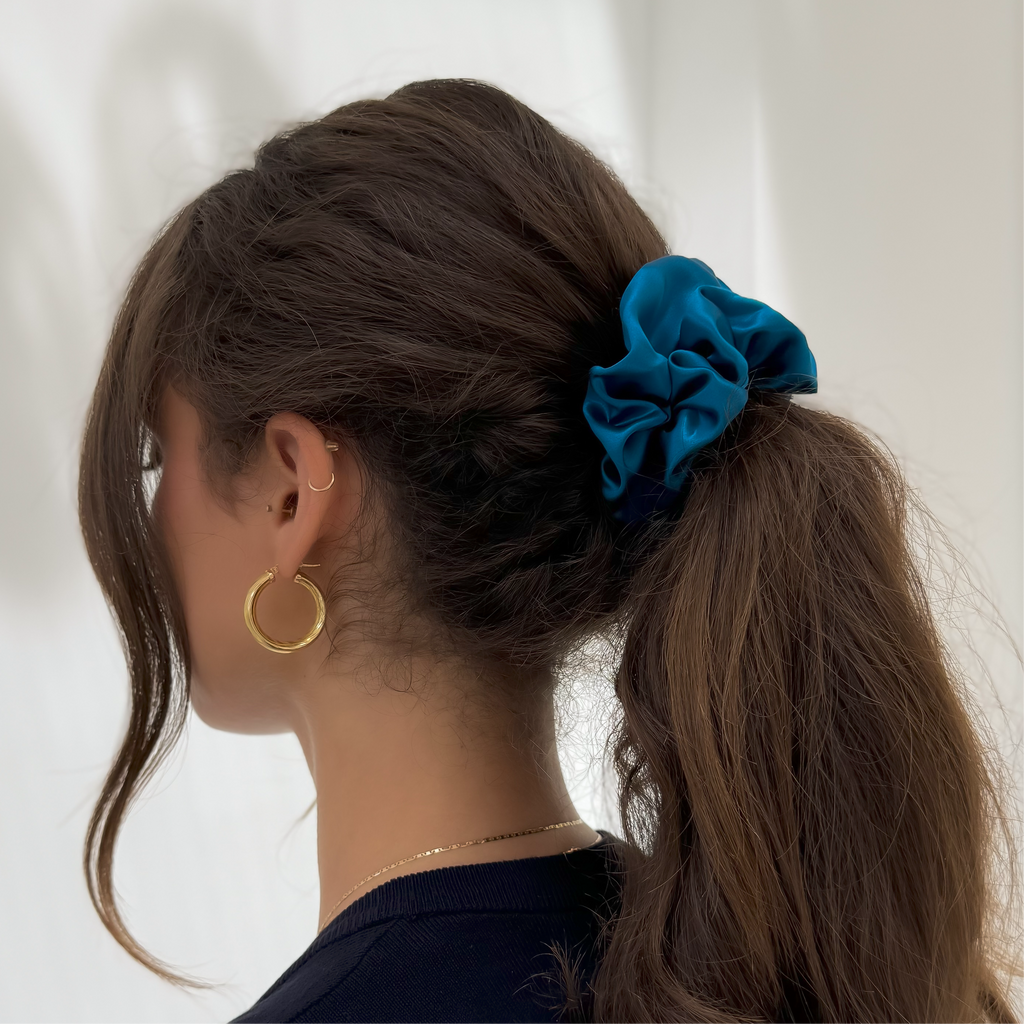 Organic Premium Silk Scrunchie - Vanilla Blue